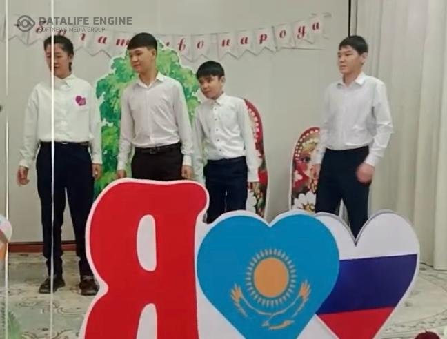Орыс тілі мен әдебиеті пәндік айлығының  "Русский язык- путь к успеху" атты тақырыбында ашылу салтанаты